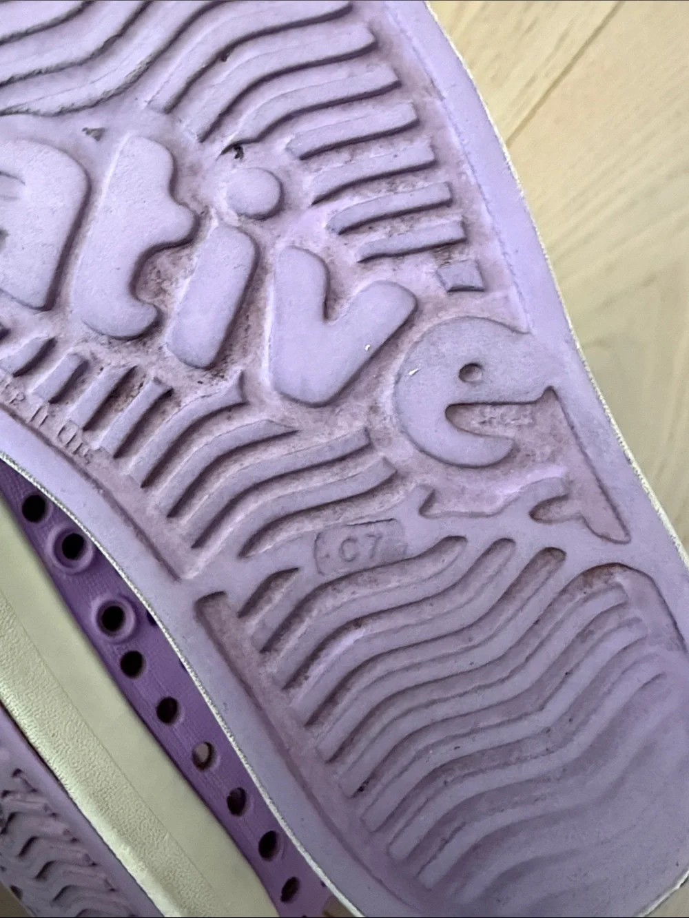 Native Slip-On Kids Shoes in Pink and Lavender size 7